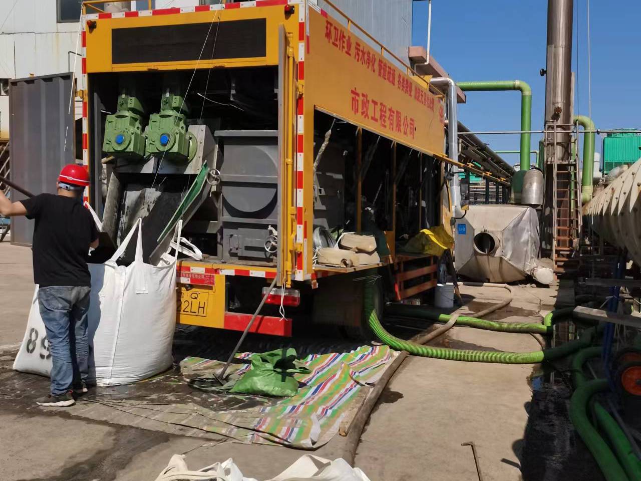 鄂城淤泥压干处理